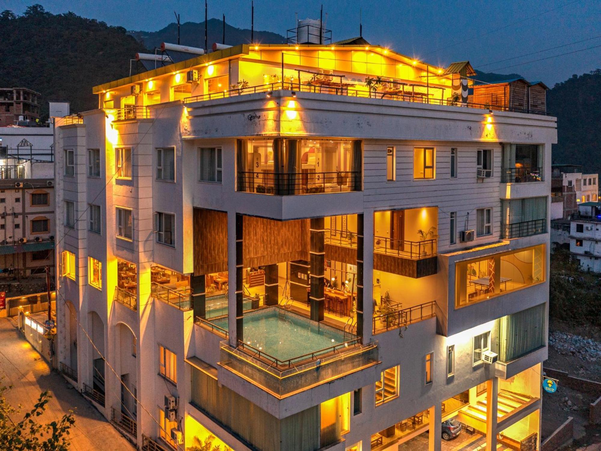 Moustache Rishikesh Luxuria Hostel Bagian luar foto