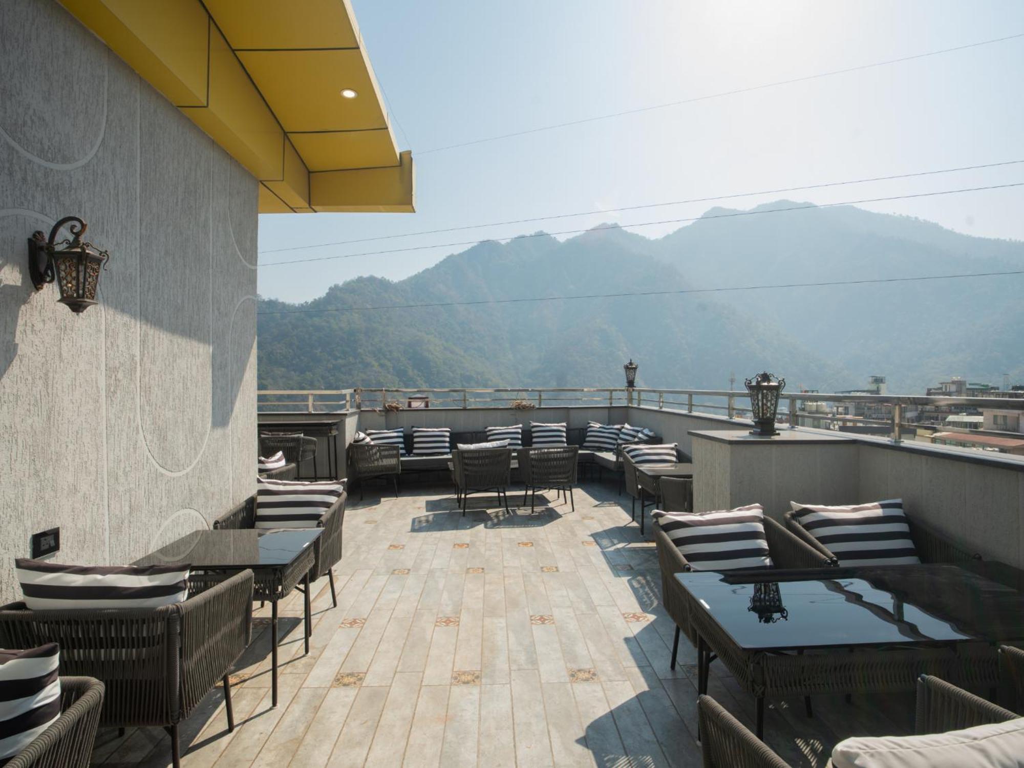Moustache Rishikesh Luxuria Hostel Bagian luar foto